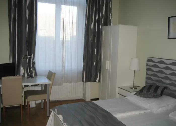Pensión Schottentor 3*